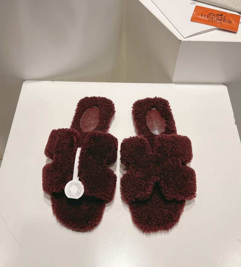 H**mes slippers